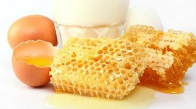 egg and honey mask for facial skin rejuvenation