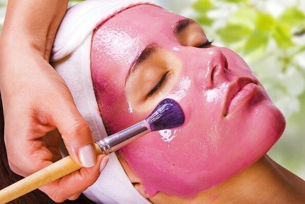 Red fruit mask for facial skin rejuvenation